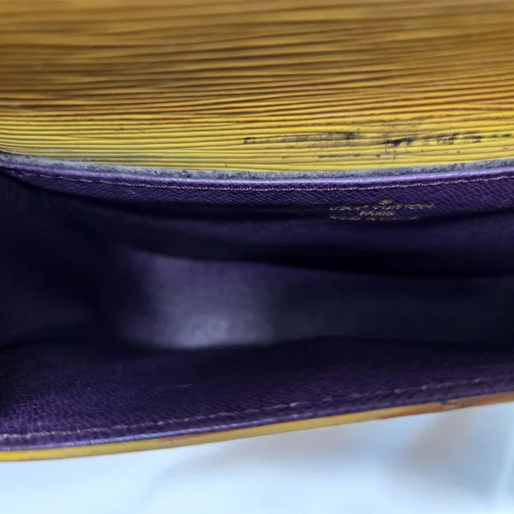 Louis Vuitton Saint-Cloud Mini Tassiri Yellow Epi Leather shoulder bag.